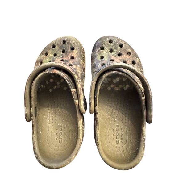 Crocs Classic Camo Clogs Kids Size C8 Green Brown Slip On Shoes - Picture 3 of 8